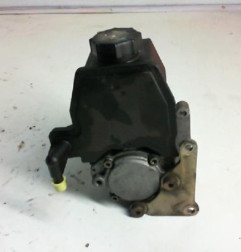 Pompe de direction MERCEDES CLASSE C Photo n°1