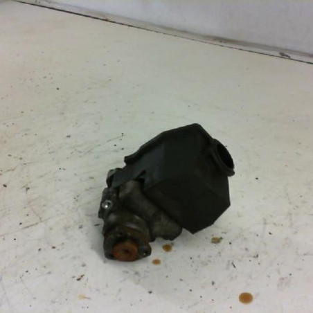 Pompe de direction MERCEDES C200