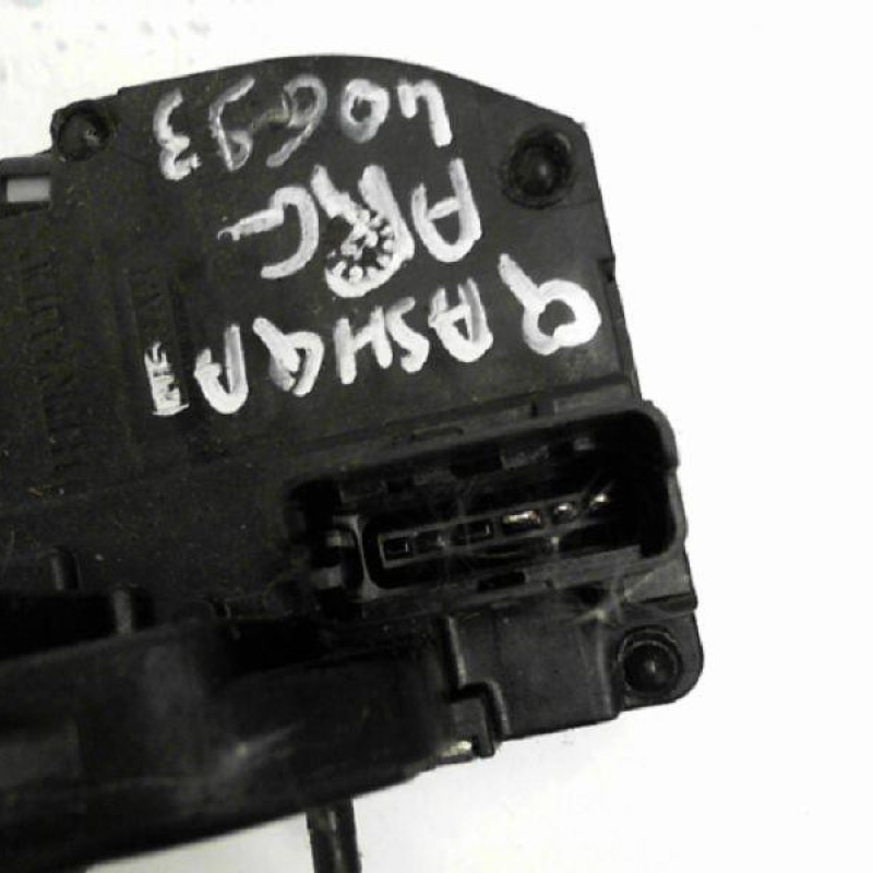 Serrure arriere gauche NISSAN QASHQAI 1