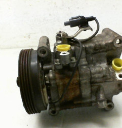 Compresseur clim SUZUKI SWIFT 3 Photo n°1