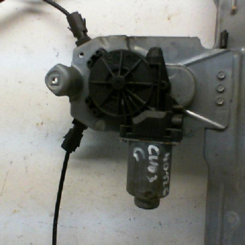 Leve vitre electrique avant gauche RENAULT CLIO 3