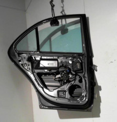 Porte arriere gauche MERCEDES CLASSE C 203 Photo n°1
