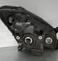 Optique avant principal gauche (feux)(phare) TOYOTA COROLLA VERSO 2 Photo n°3