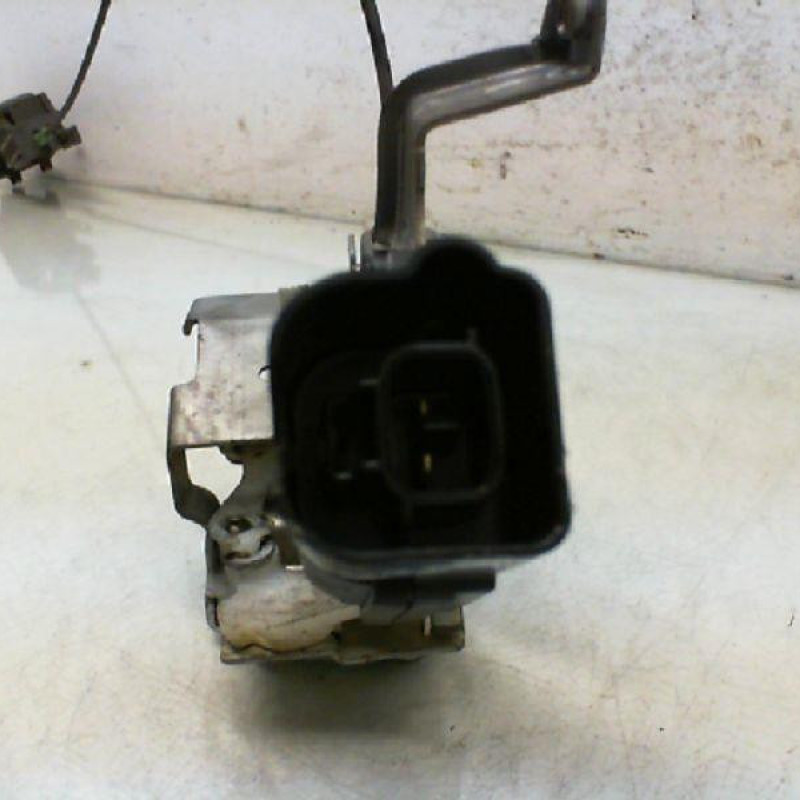 Serrure arriere droit PEUGEOT 107