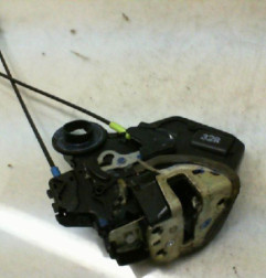 Serrure arriere droit TOYOTA AVENSIS 2 Photo n°3