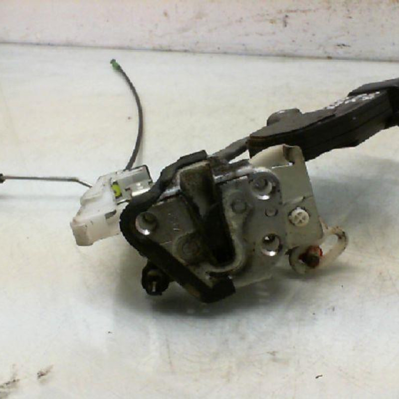 Serrure avant gauche PEUGEOT 107