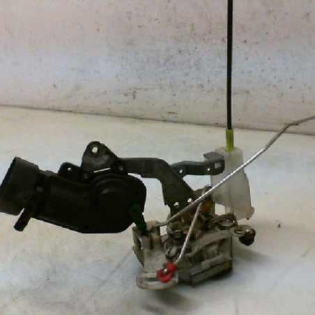 Serrure avant gauche PEUGEOT 107