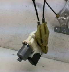 Leve vitre electrique arriere gauche RENAULT MEGANE 3 Photo n°3