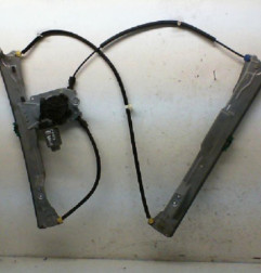 Leve vitre electrique avant droit RENAULT CLIO 3 Photo n°1