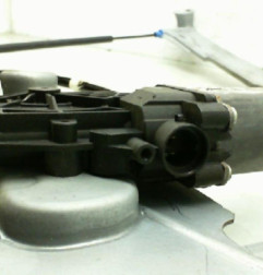 Leve vitre electrique avant droit RENAULT CLIO 3 Photo n°6