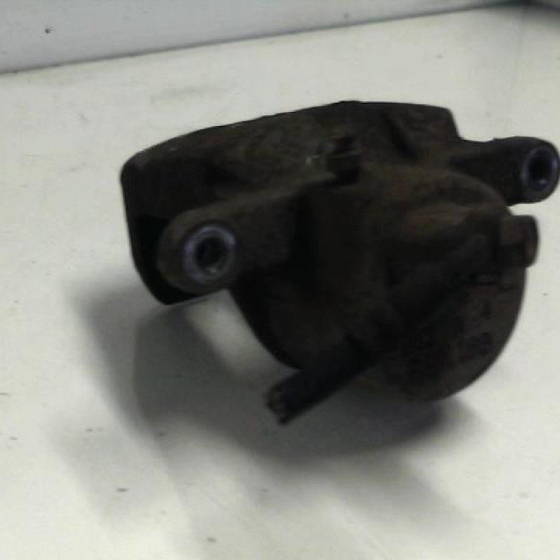 Etrier avant gauche (freinage) TOYOTA RAV4 2