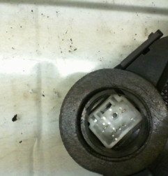 Serrure avant gauche TOYOTA YARIS 2 Photo n°3