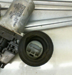 Leve vitre electrique arriere droit TOYOTA AURIS 1 Photo n°3