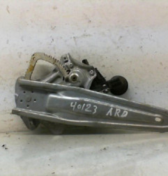 Leve vitre electrique arriere droit TOYOTA AURIS 1 Photo n°4