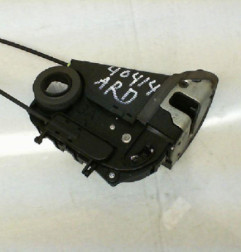 Serrure arriere droit TOYOTA YARIS 2 Photo n°1