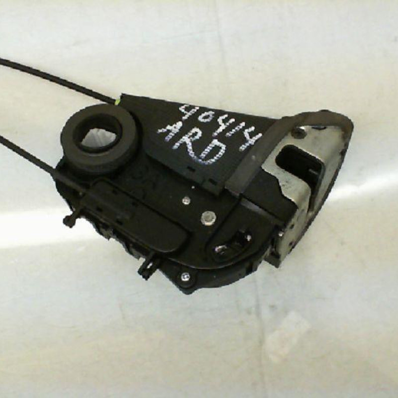 Serrure arriere droit TOYOTA YARIS 2