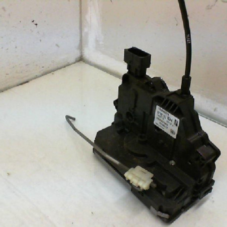 Serrure avant droit OPEL CORSA D