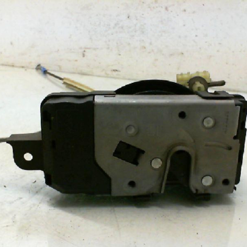 Serrure avant droit OPEL ZAFIRA B