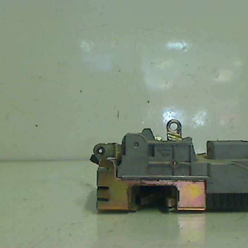 Serrure avant droit PEUGEOT 306