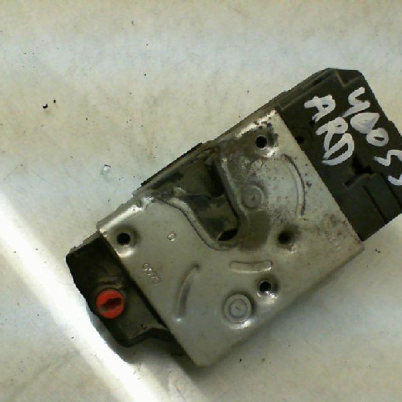 Serrure arriere droit PEUGEOT 206+