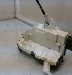 Serrure arriere droit PEUGEOT 308 1 SW Photo n°3