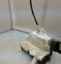 Serrure avant droit PEUGEOT 308 1 SW Photo n°3