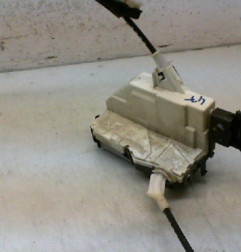 Serrure avant droit PEUGEOT 308 1