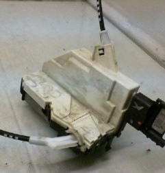 Serrure avant droit PEUGEOT 308 1 Photo n°1