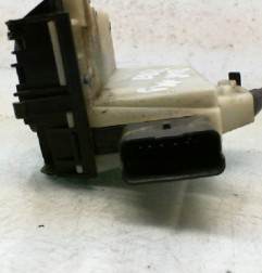 Serrure arriere droit PEUGEOT 2008 1