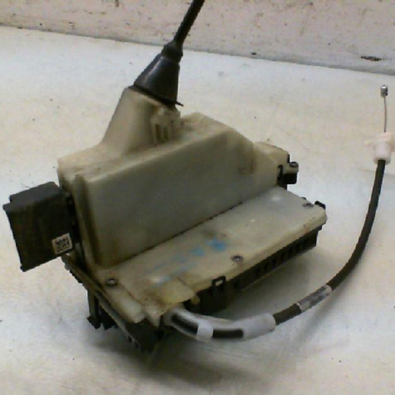 Serrure arriere gauche PEUGEOT 2008 1