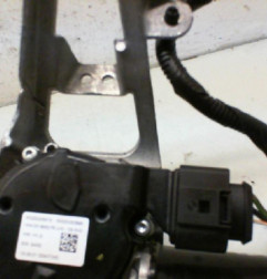 Moteur essuie glace avant FORD B-MAX