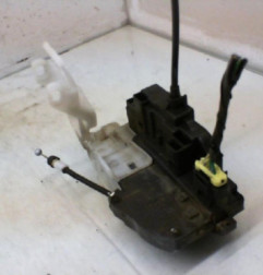 Serrure avant droit KIA CEE-D 1 SPORT WAGON Photo n°5