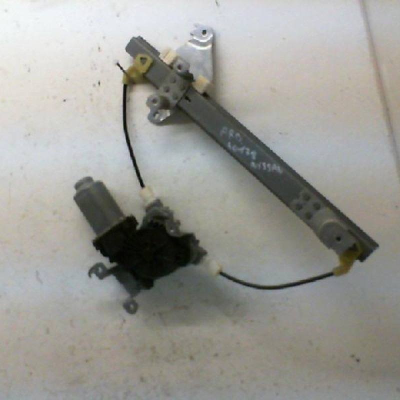 Leve vitre electrique arriere droit NISSAN QASHQAI 1