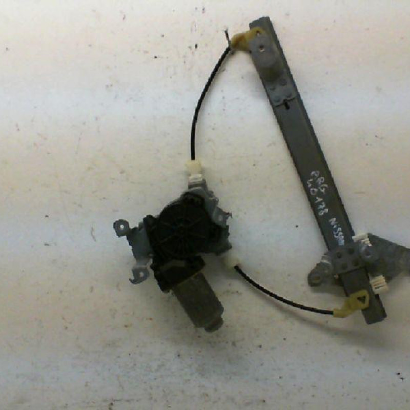 Leve vitre electrique arriere gauche NISSAN QASHQAI 1