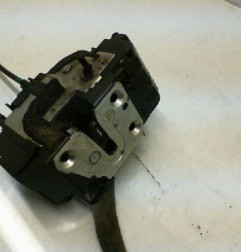 Serrure arriere gauche NISSAN QASHQAI 1