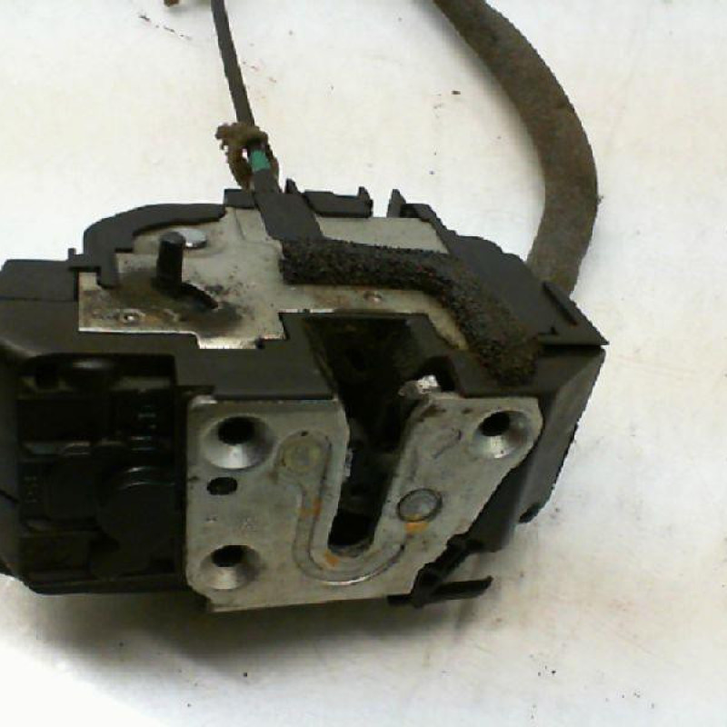 Serrure arriere droit NISSAN QASHQAI 1