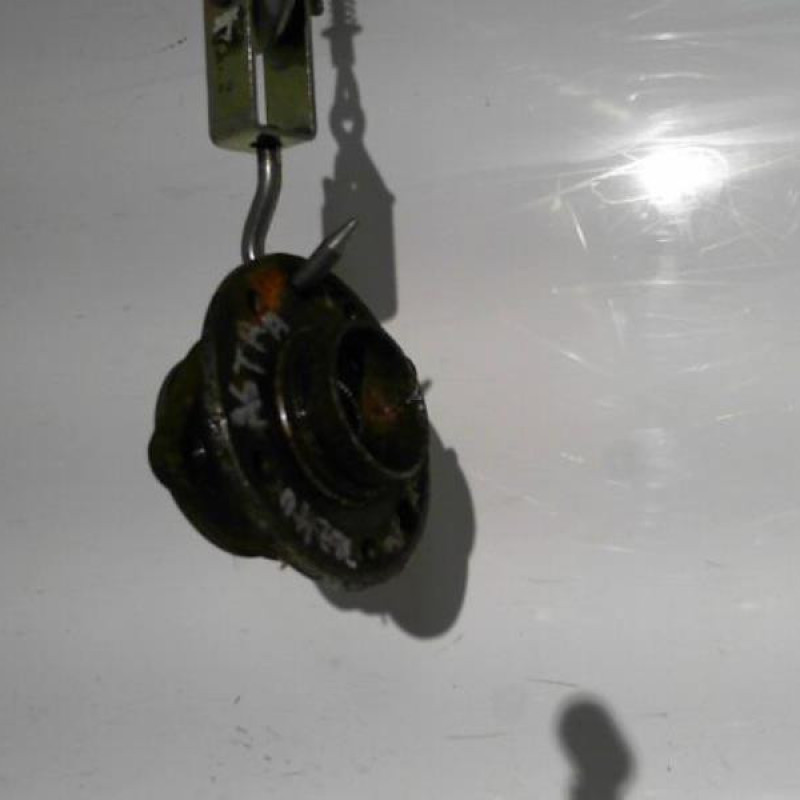 Moyeu arriere droit OPEL ASTRA H