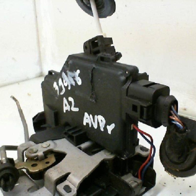 Serrure avant droit AUDI A2