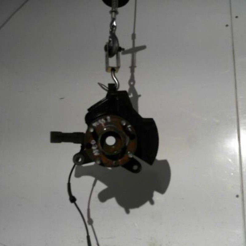 Fusee avant gauche CHEVROLET AVEO 1