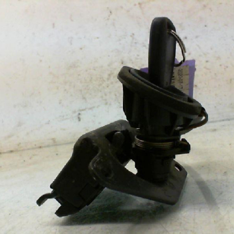 Serrure de hayon FIAT PUNTO 2