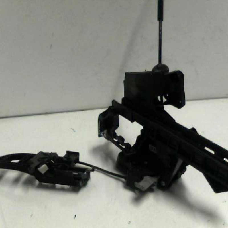 Serrure avant droit FORD FOCUS 2