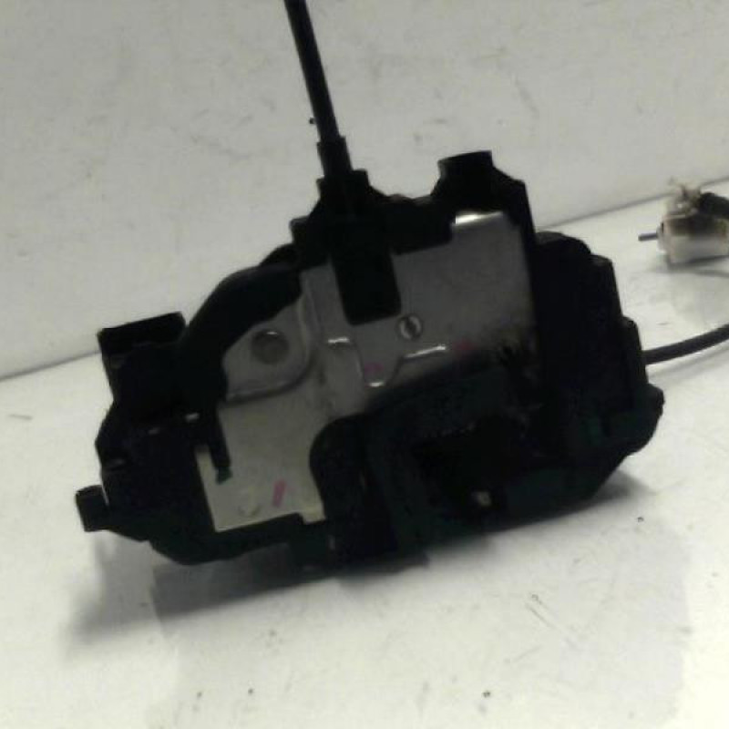 Serrure avant droit RENAULT CLIO 3