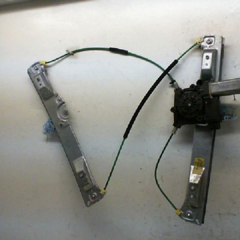 Leve vitre electrique avant gauche OPEL CORSA D