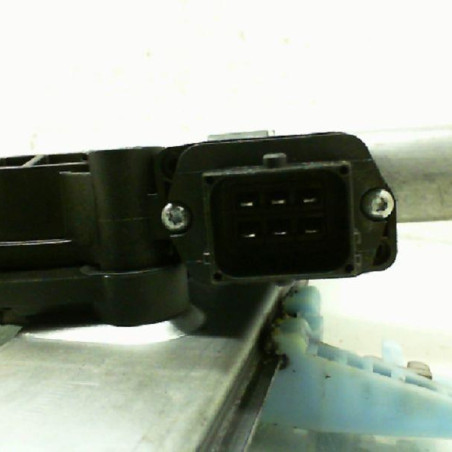 Leve vitre electrique avant gauche OPEL CORSA D