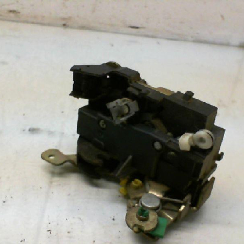 Serrure avant droit OPEL MOVANO A