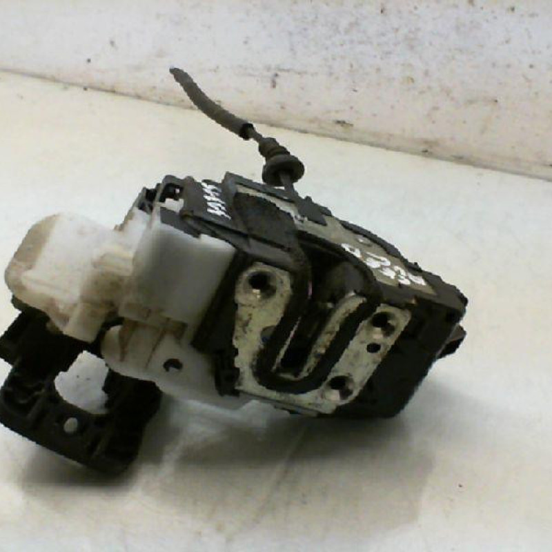 Serrure avant gauche KIA CEE-D 1