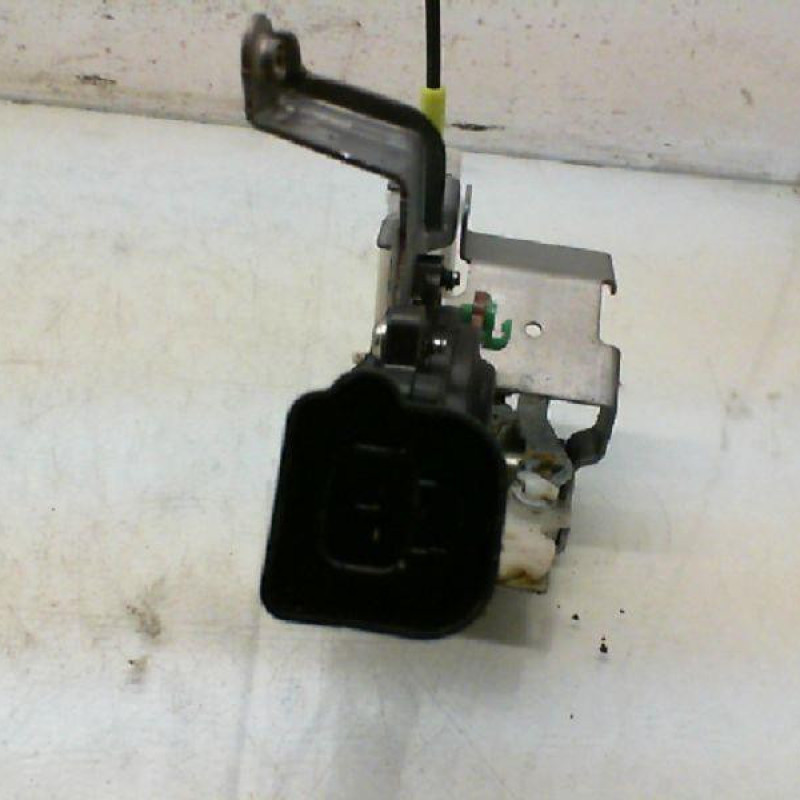 Serrure arriere gauche TOYOTA AYGO 1