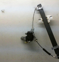 Leve vitre electrique avant gauche HYUNDAI GETZ Photo n°1