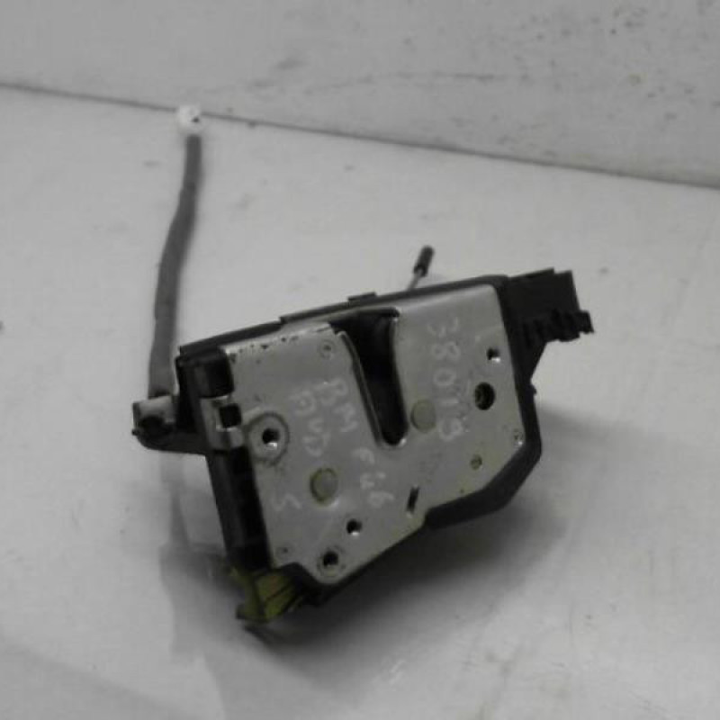 Serrure avant droit BMW SERIE 3 E46