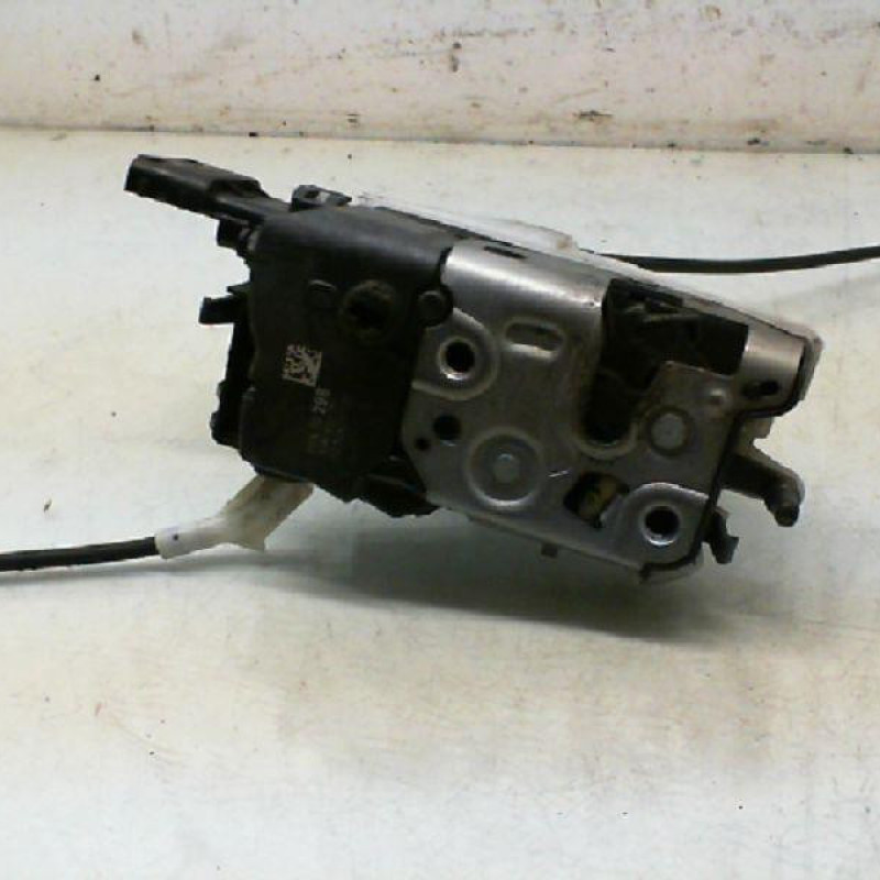 Serrure arriere droit PEUGEOT 3008 1